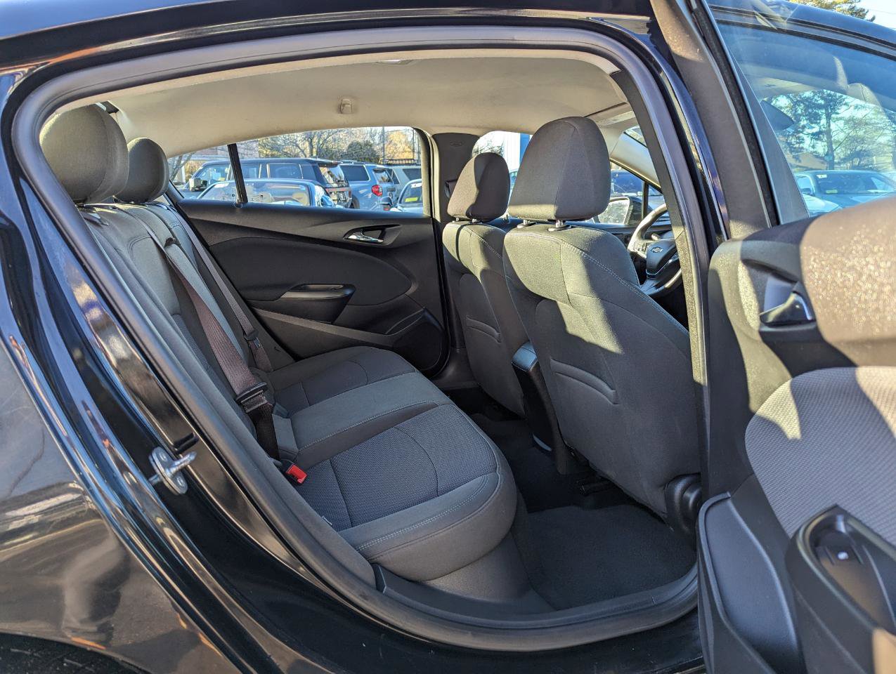 Used 2016 Chevrolet Cruze LT image 36