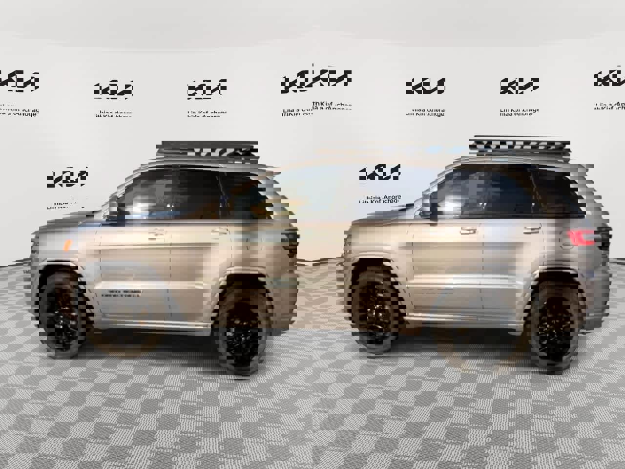 Used 2017 Jeep Grand Cherokee Altitude image 6