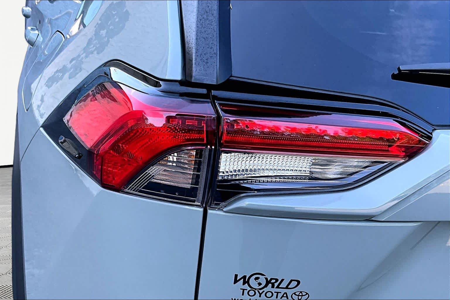 Used 2021 Toyota RAV4 XLE Premium FWD image 29