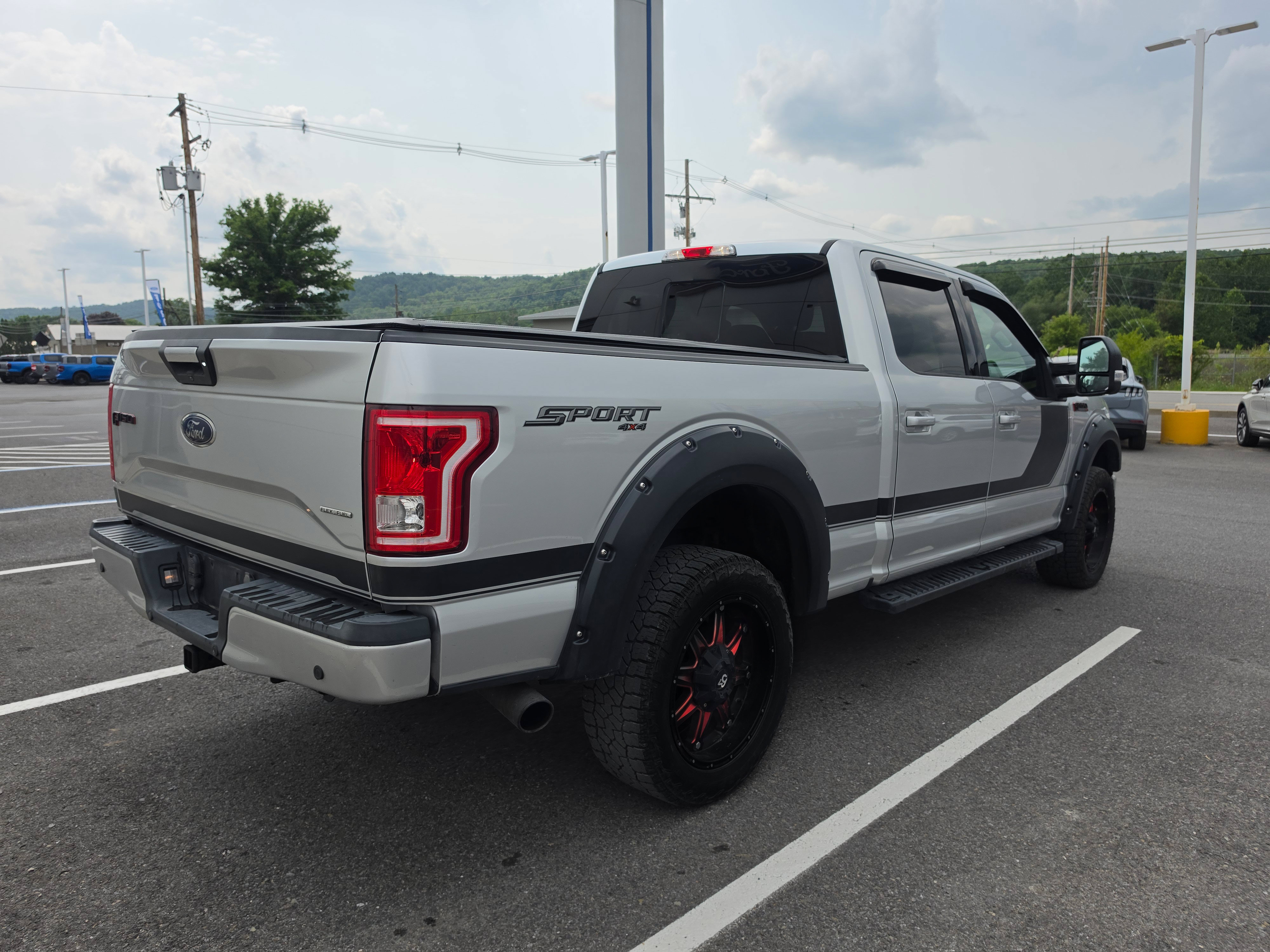 Used 2016 Ford F150 XLT w/ Equipment Group 302A Luxury AWD/4WD image 3
