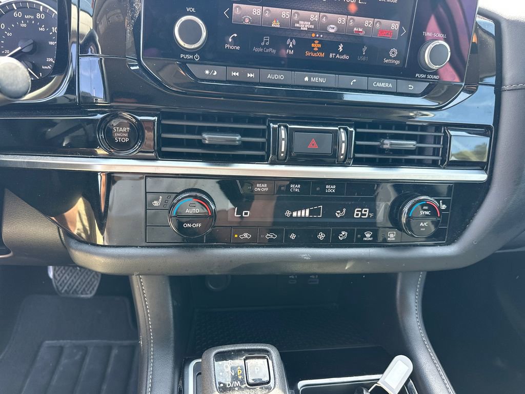 Used 2025 Nissan Pathfinder SV AWD/4WD image 30