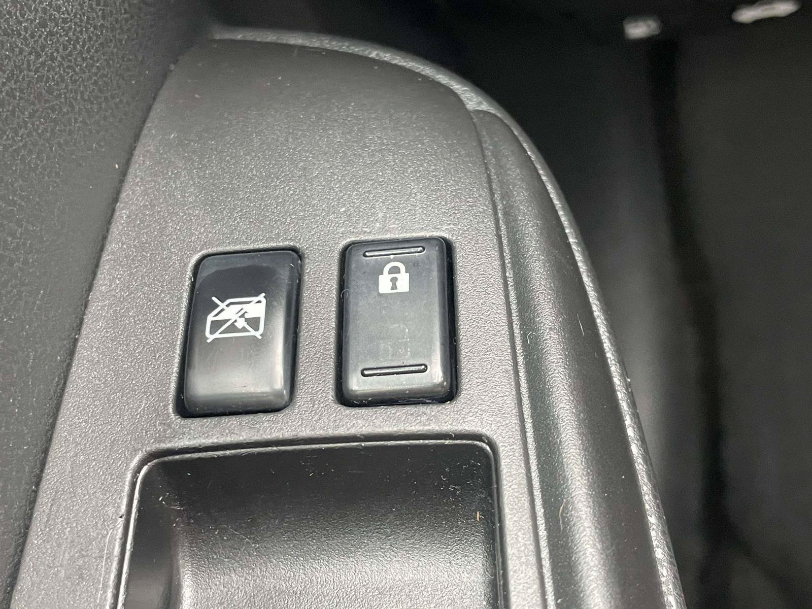 Used 2018 Nissan Versa SV FWD image 24