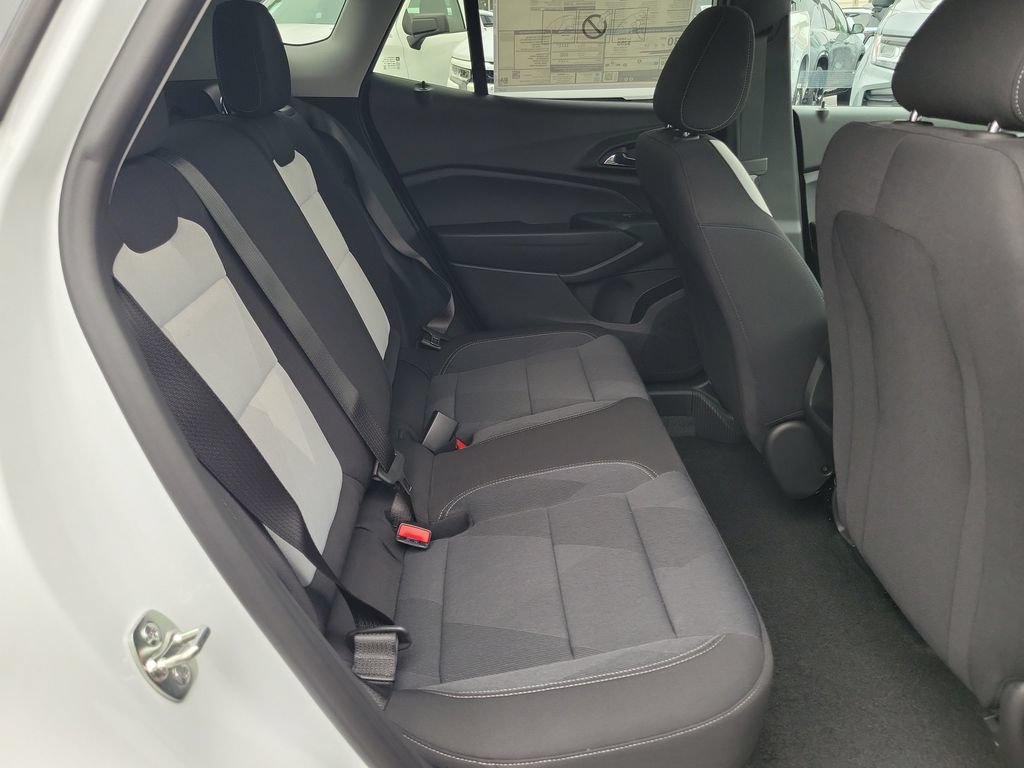 New 2026 Chevrolet Trax LS w/ LS Convenience Package FWD image 16