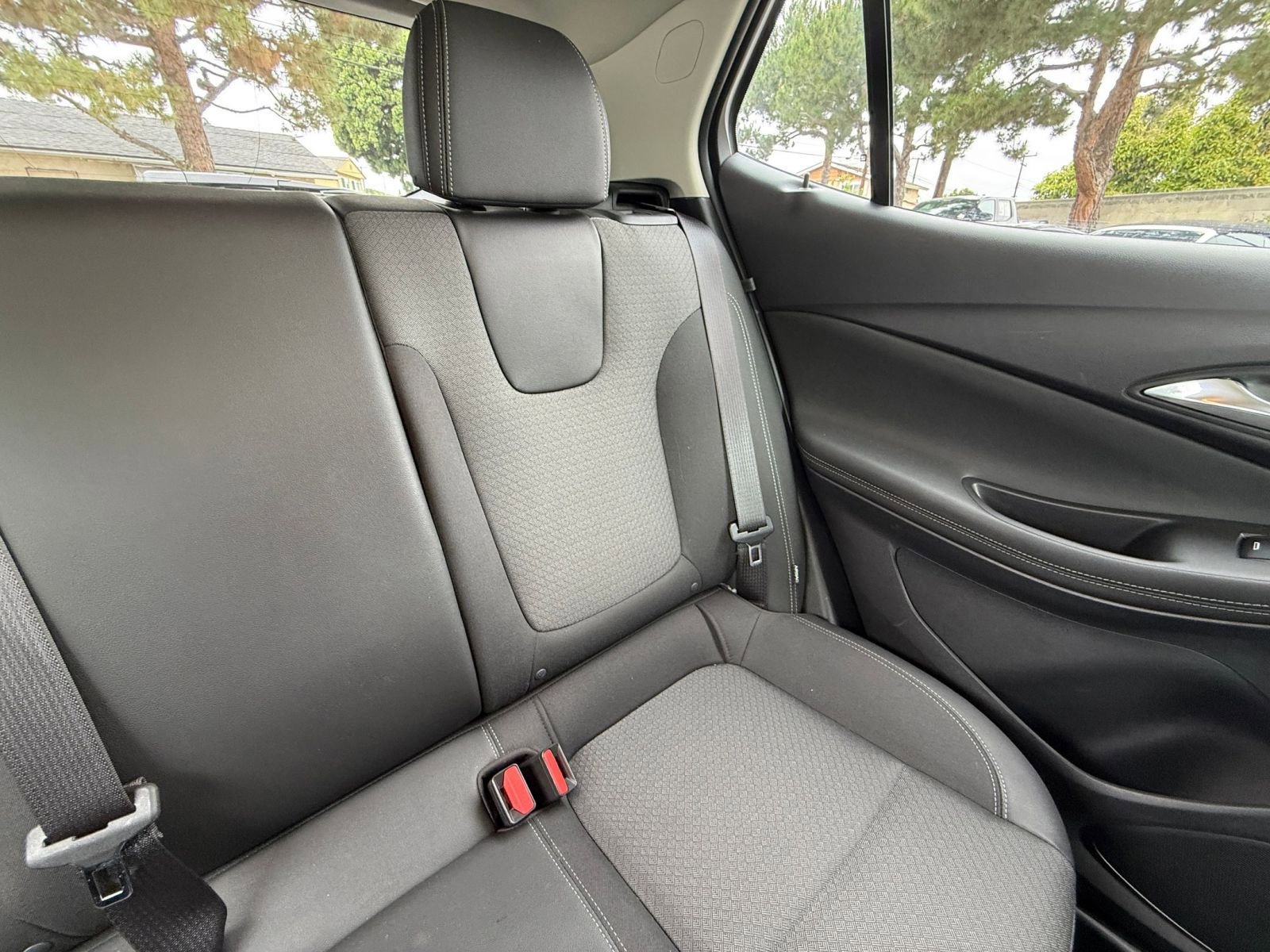 Used 2025 Buick Encore GX Preferred image 34