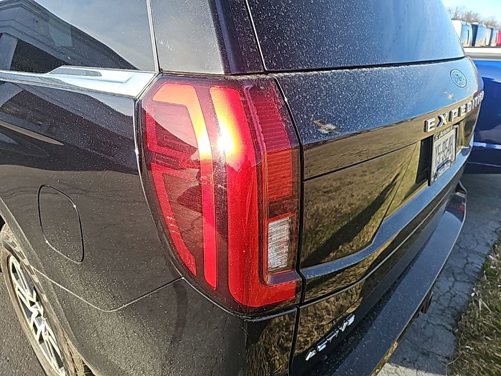 Used 2025 Ford Expedition Active AWD/4WD image 10