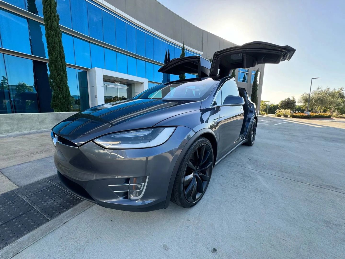 Used 2019 Tesla Model X Long Range image 2