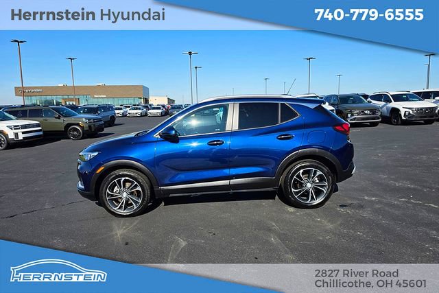 Used 2023 Buick Encore GX Select AWD/4WD image 4
