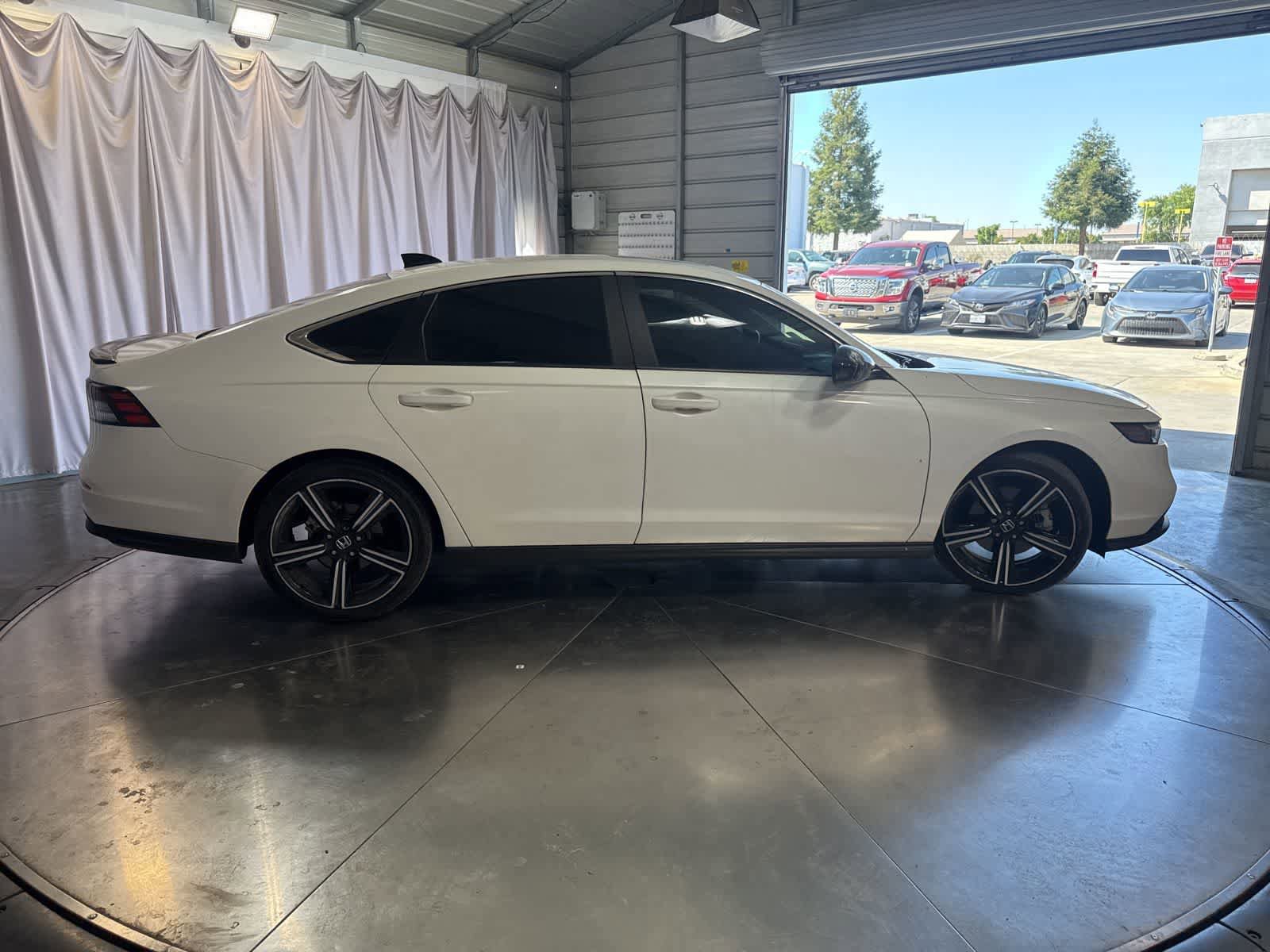 Used 2023 Honda Accord Sport image 4