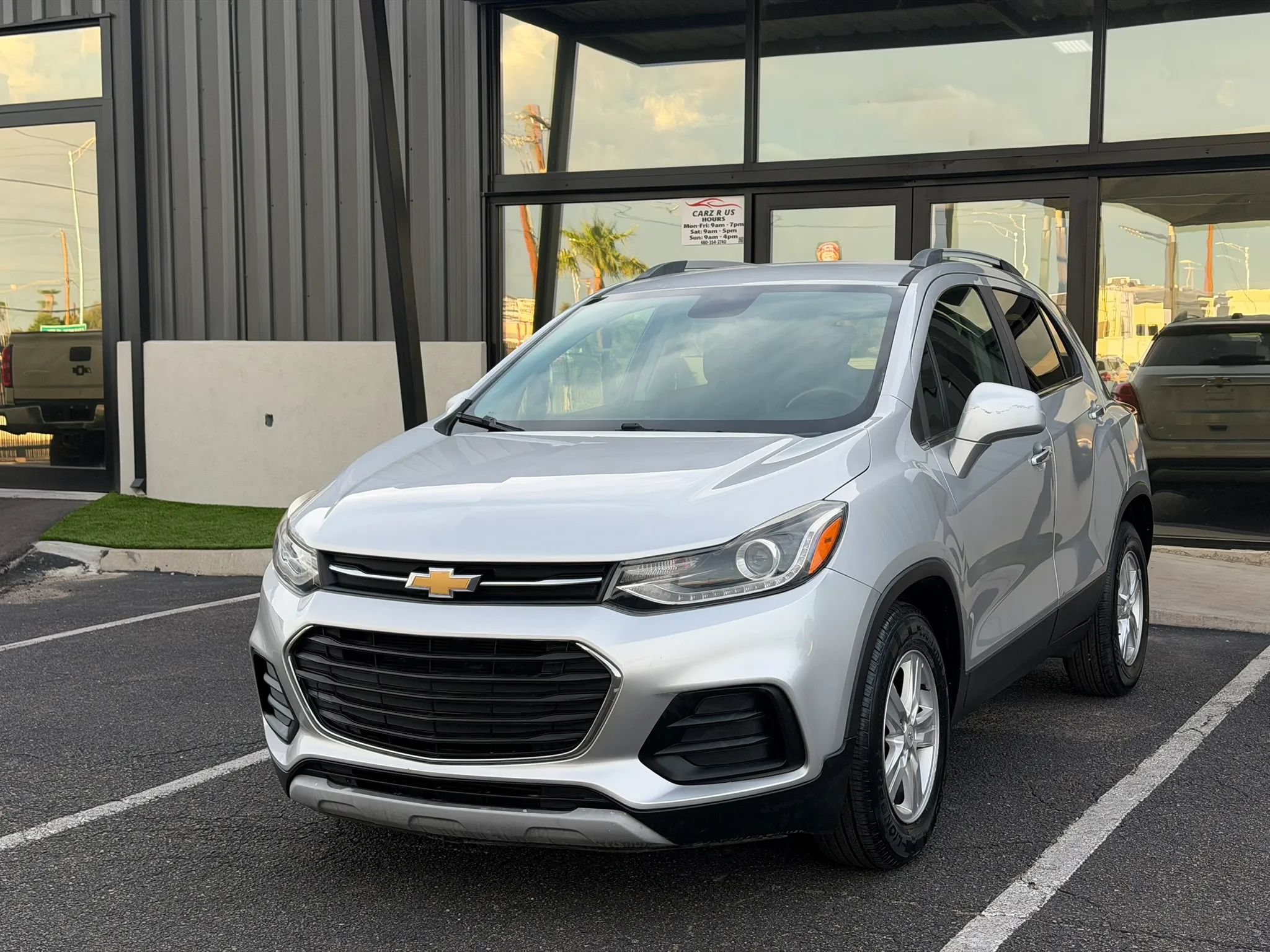 Used 2019 Chevrolet Trax LT w/ LT Convenience Package FWD image 1