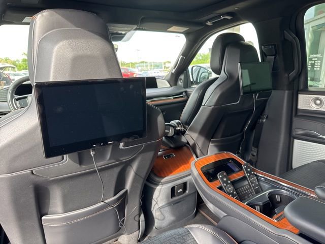 New 2025 Lincoln Navigator L Black Label image 8