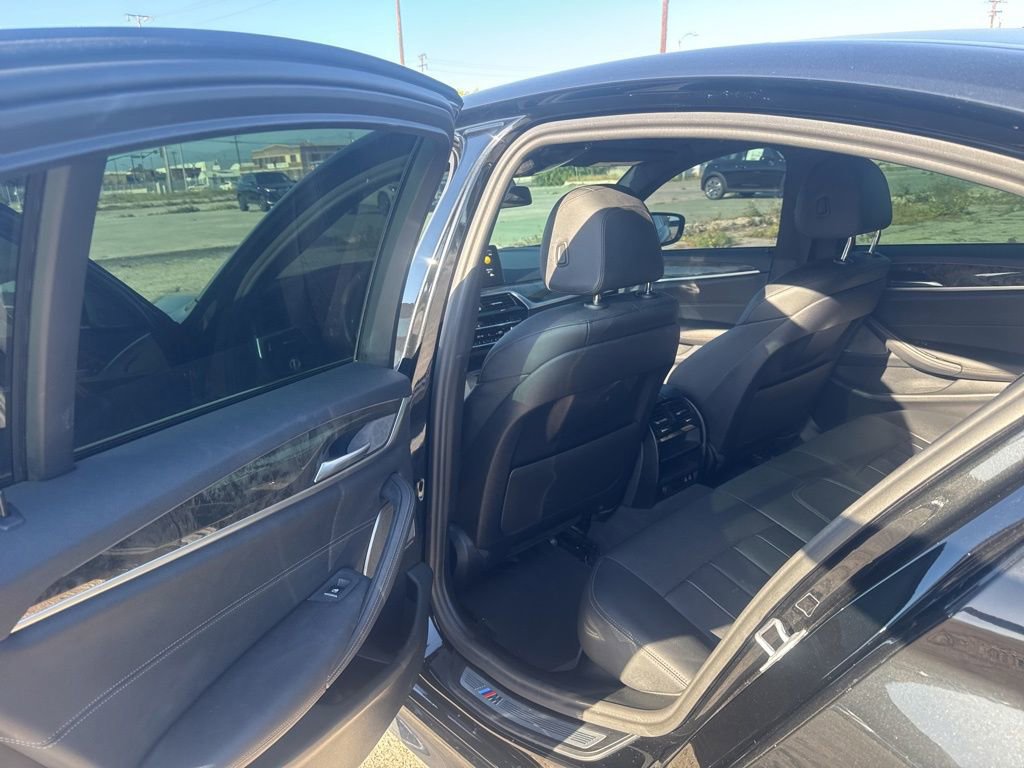 Used 2023 BMW 530e w/ M Sport Package image 15