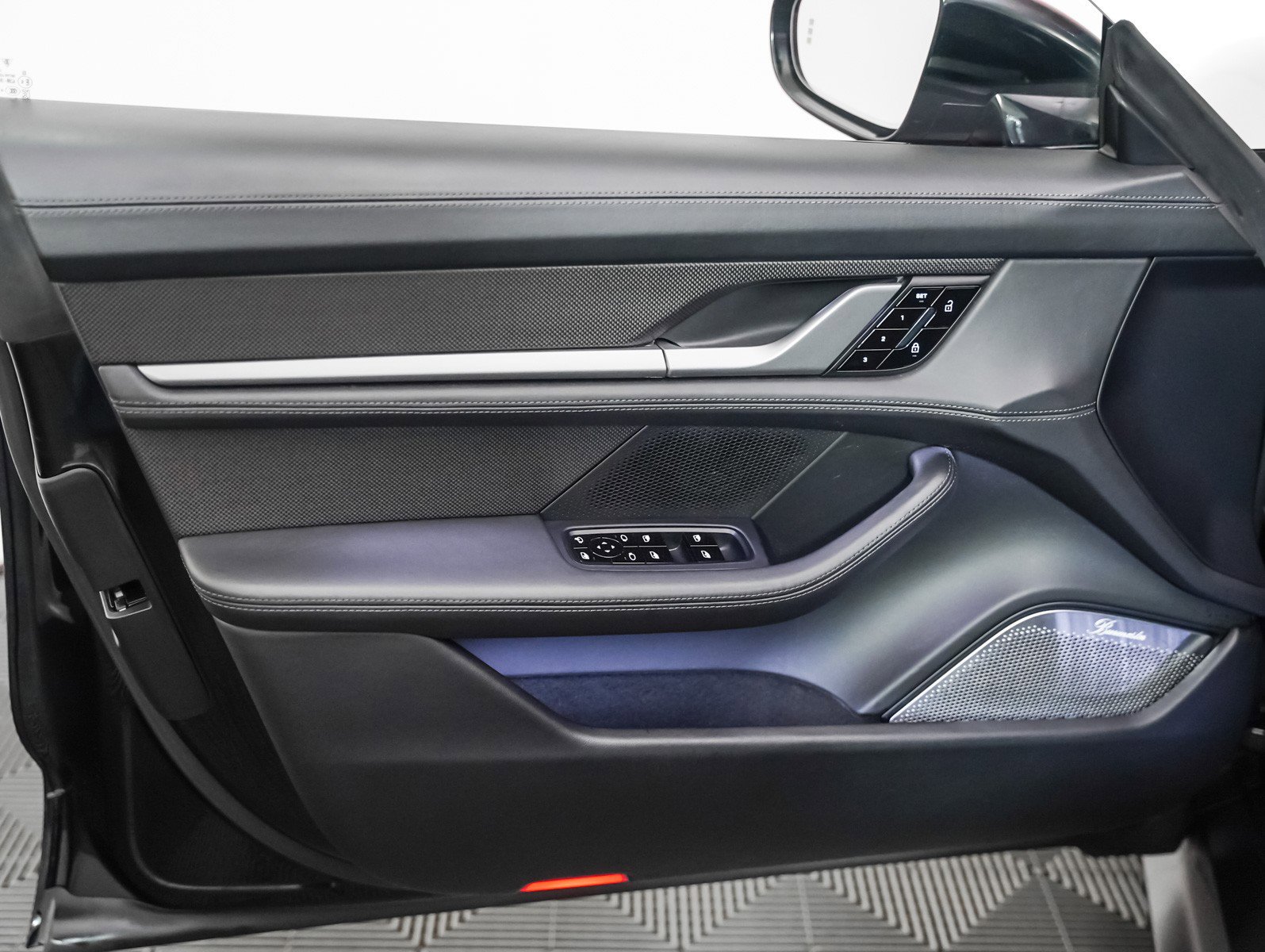 Certified 2020 Porsche Taycan Turbo S image 24