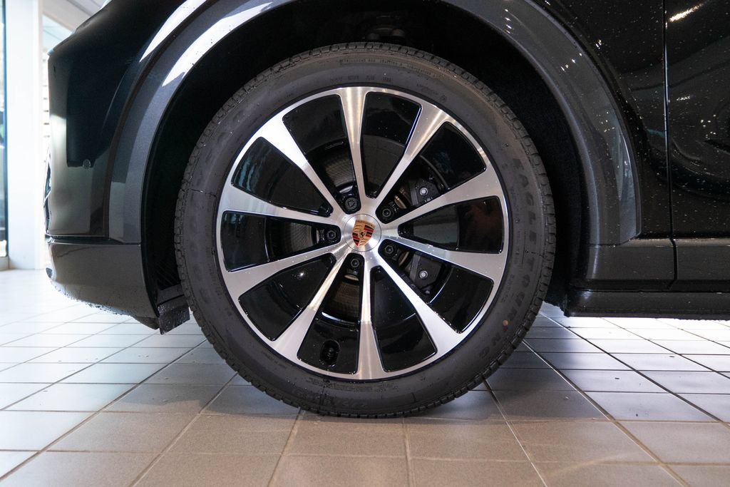 New 2026 Porsche Cayenne Electric AWD/4WD image 12