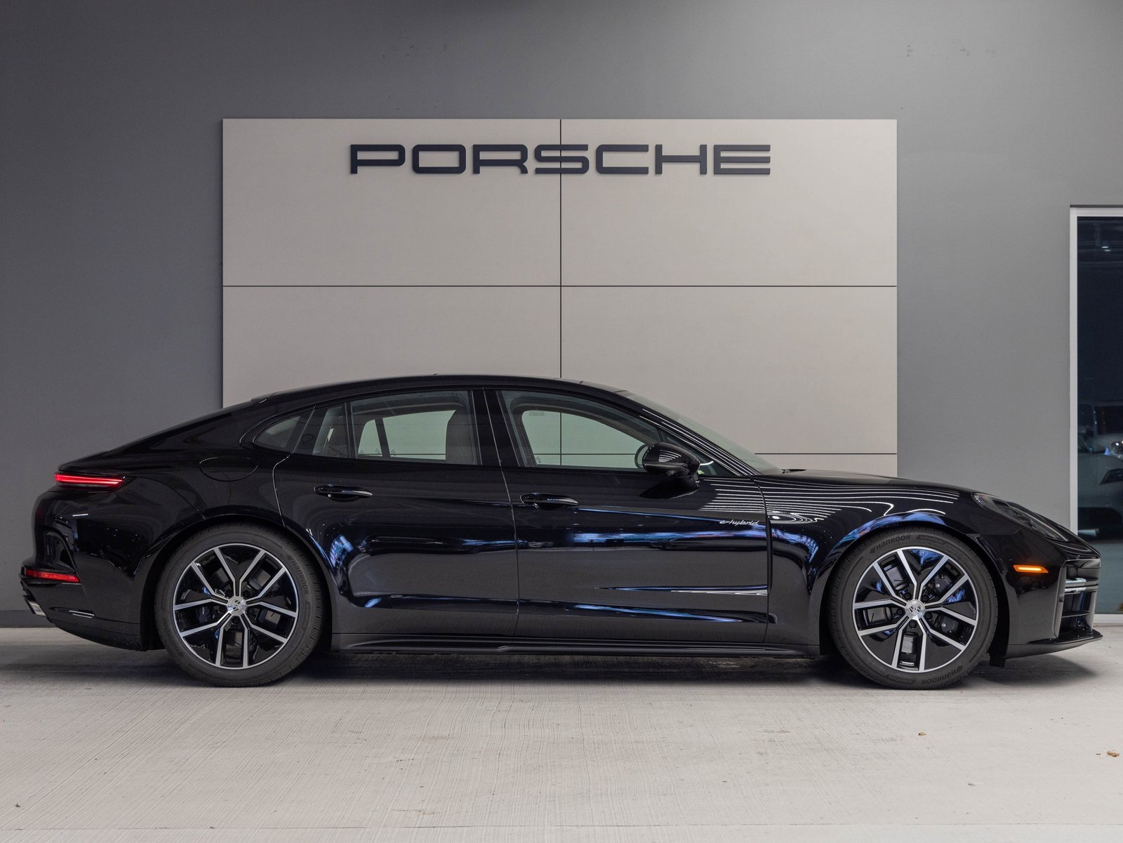 New 2026 Porsche Panamera 4 image 8