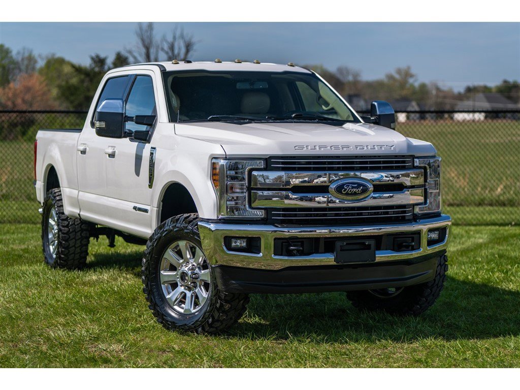 Used 2018 Ford F250 Lariat w/ Lariat Value Package AWD/4WD image 2