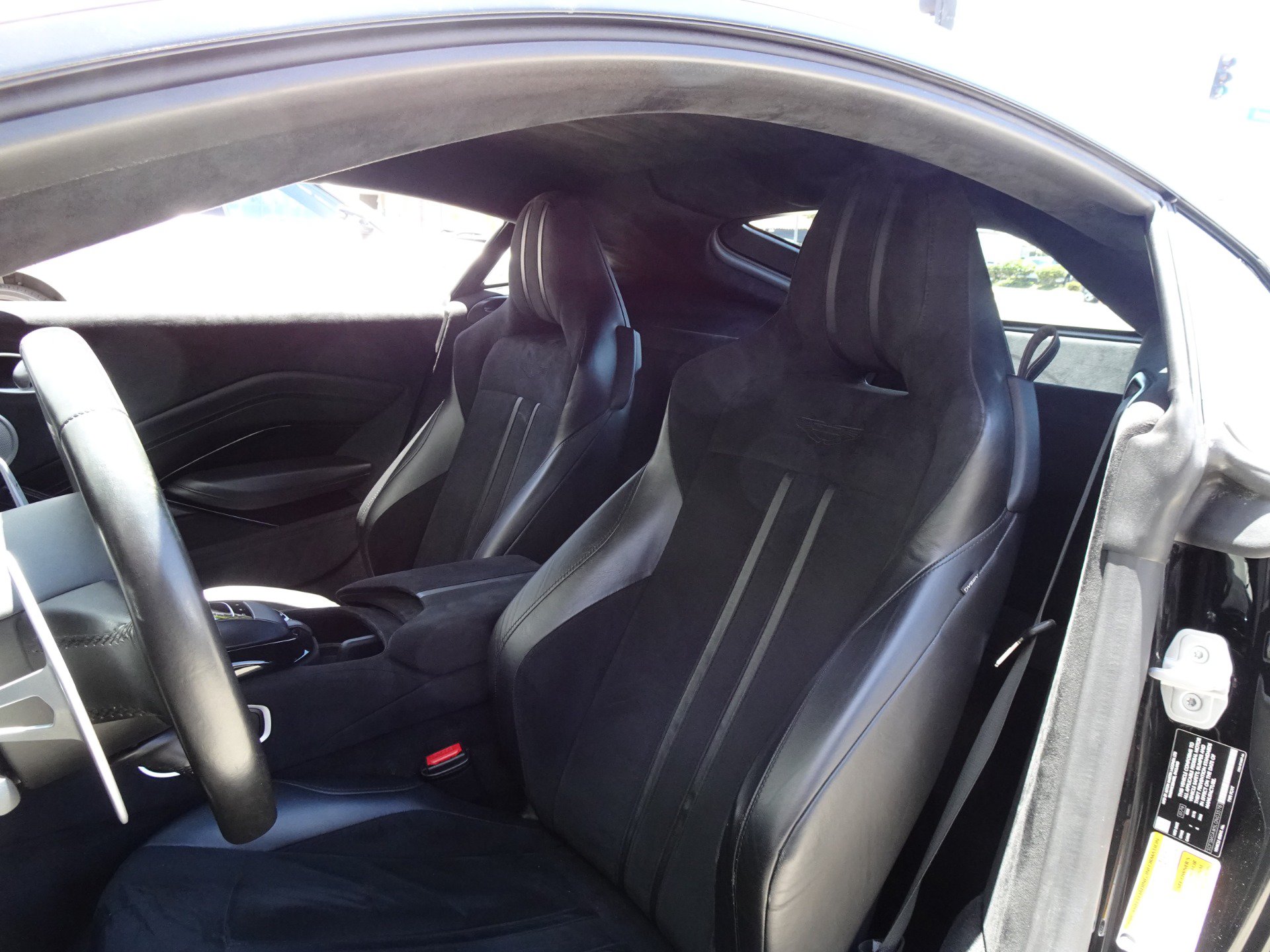 Used 2020 Aston Martin V8 Vantage Coupe RWD image 12