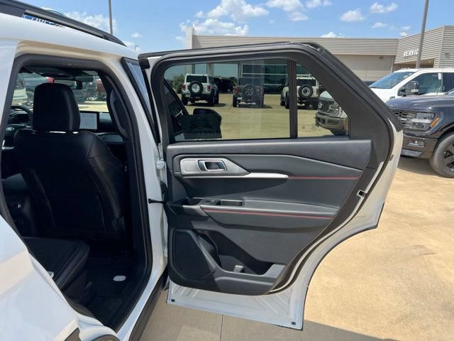 Used 2025 Ford Explorer ST RWD image 29