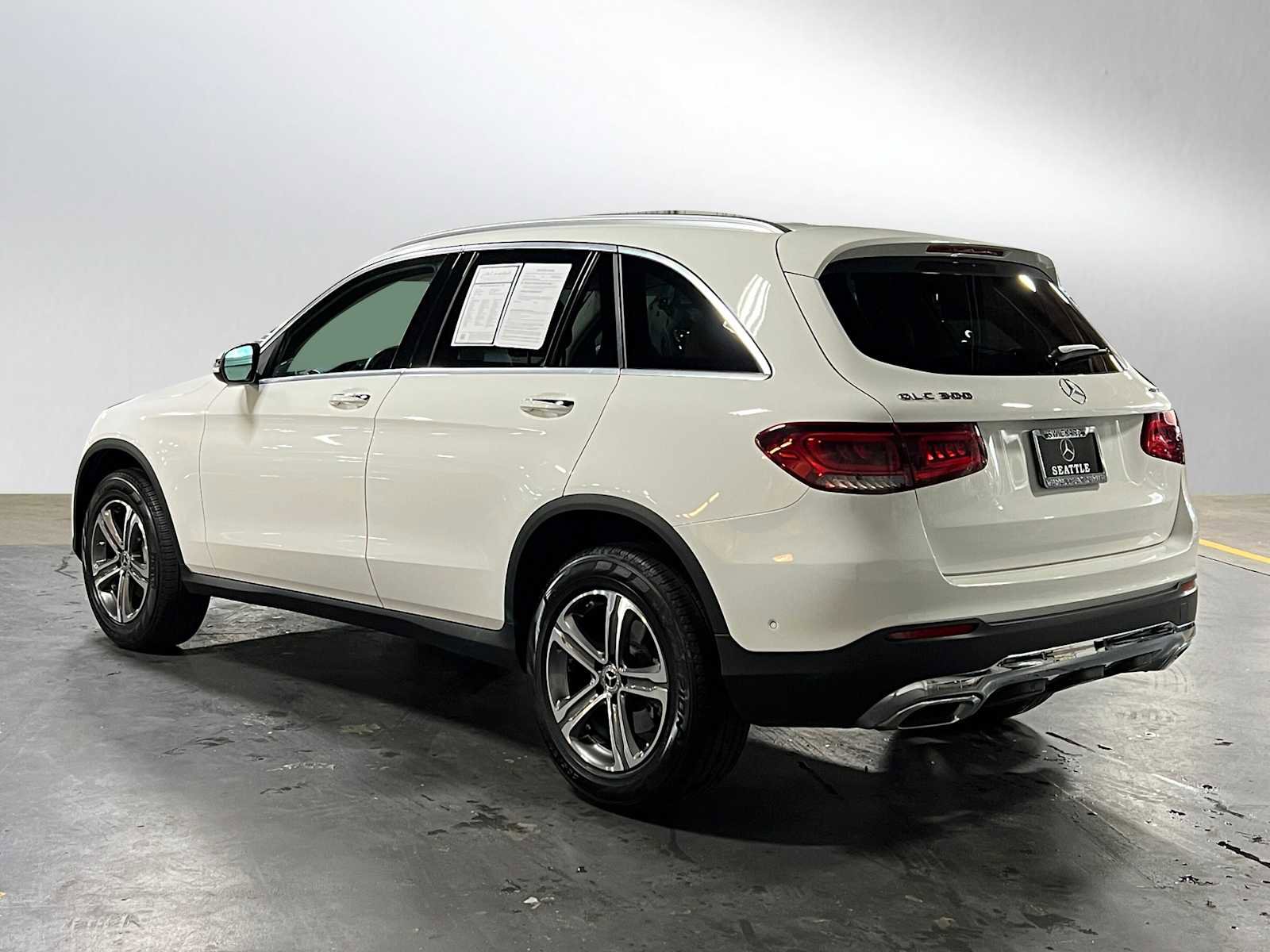 Used 2022 Mercedes-Benz GLC 300 4MATIC image 5