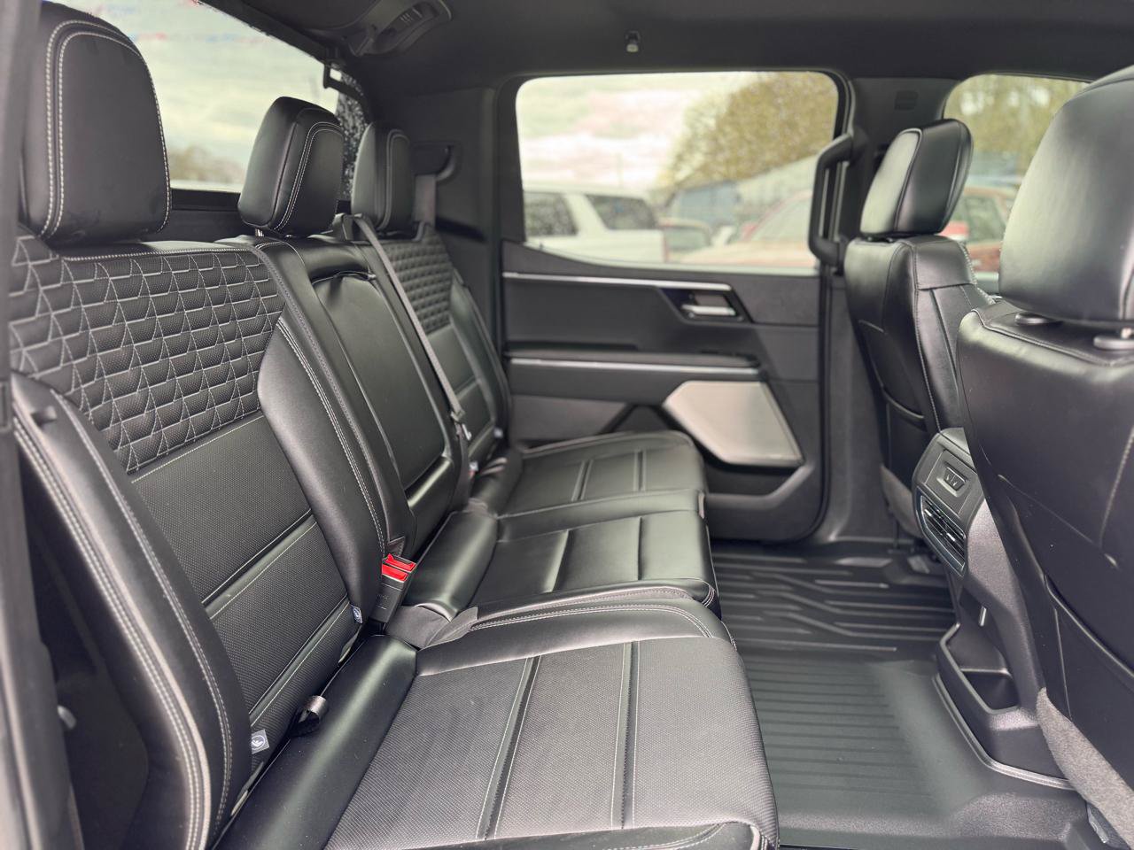 Used 2024 GMC Sierra EV Denali AWD/4WD image 17