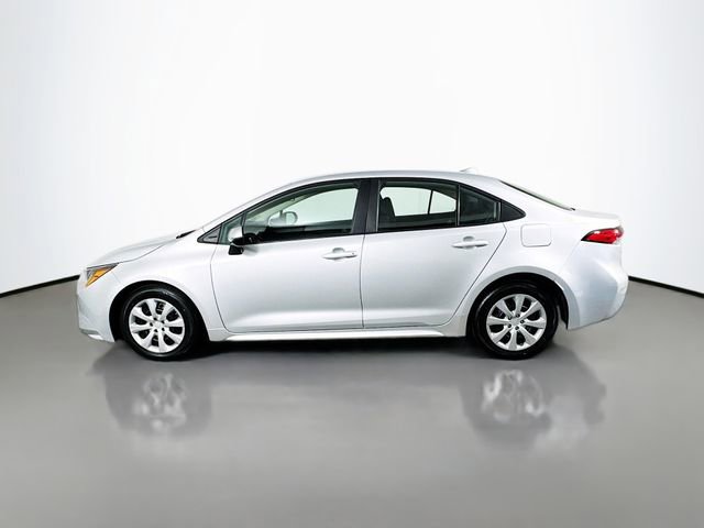 Used 2023 Toyota Corolla LE FWD image 5