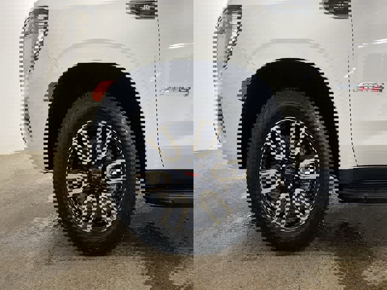 Used 2022 GMC Yukon AT4 image 11