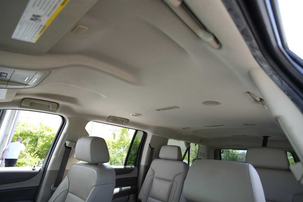 Used 2018 Chevrolet Suburban LT w/ LT Signature Package RWD image 25
