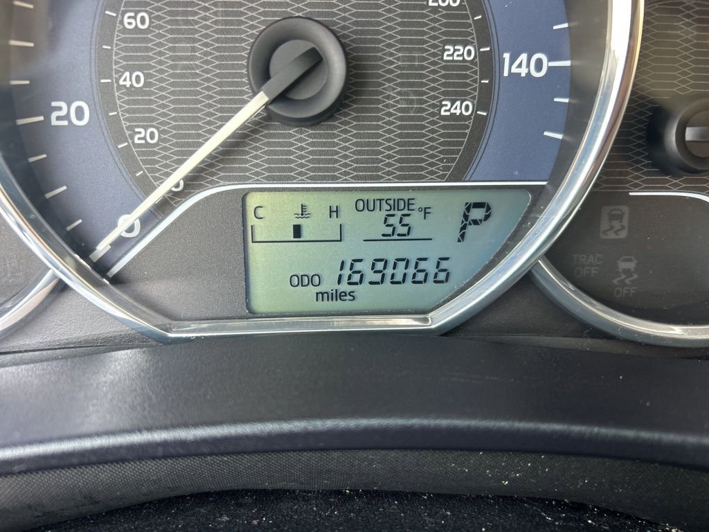 Used 2015 Toyota Corolla LE FWD image 9