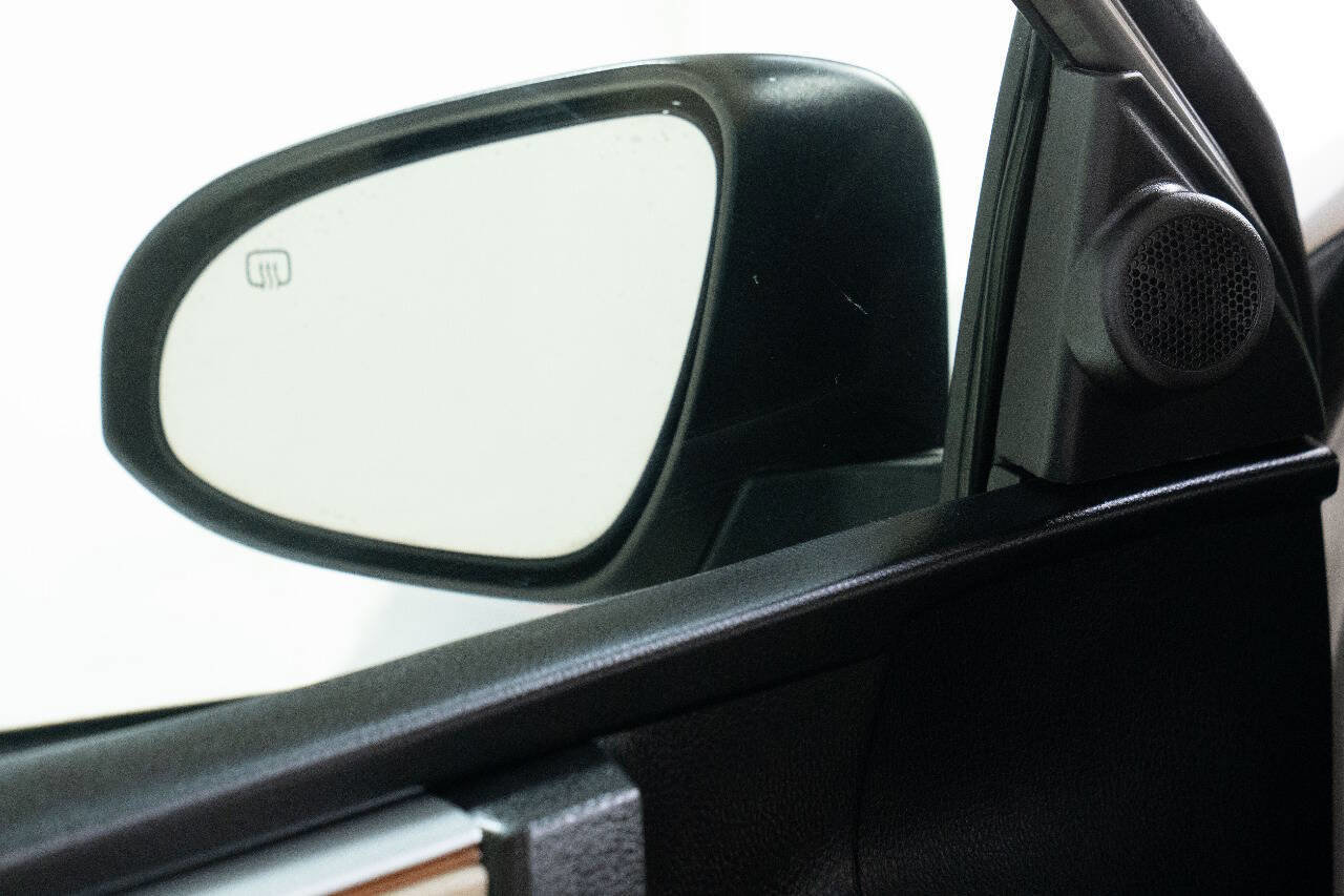 Used 2016 Toyota Corolla LE image 11