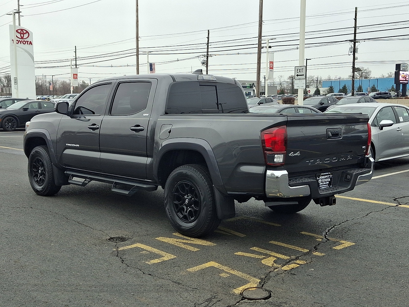 Used 2020 Toyota Tacoma SR5 image 4