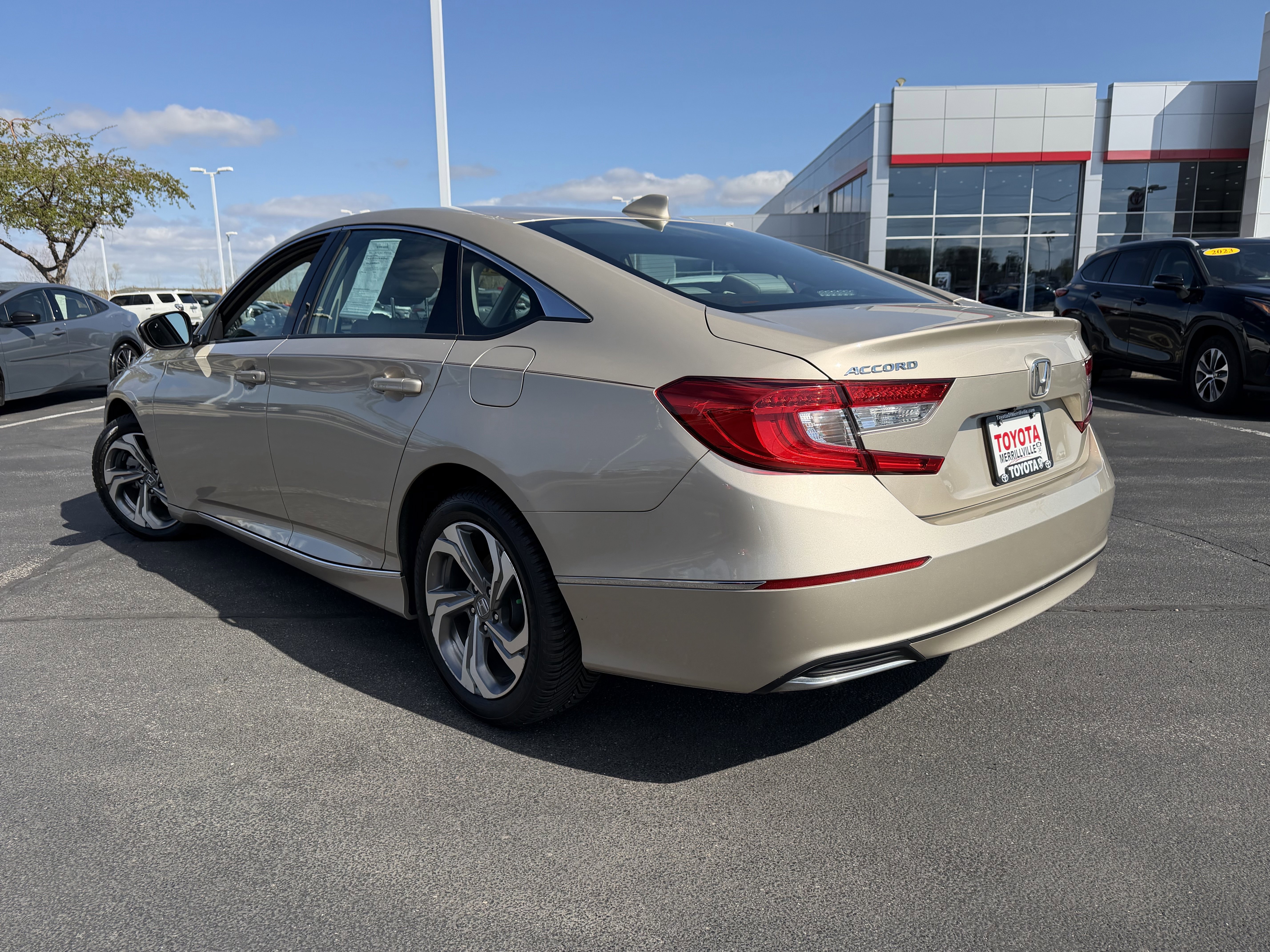 Used 2019 Honda Accord EX image 8