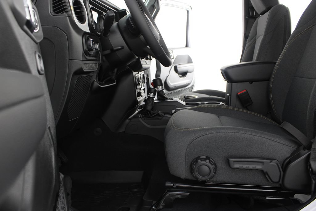 New 2026 Jeep Gladiator Sport AWD/4WD image 15