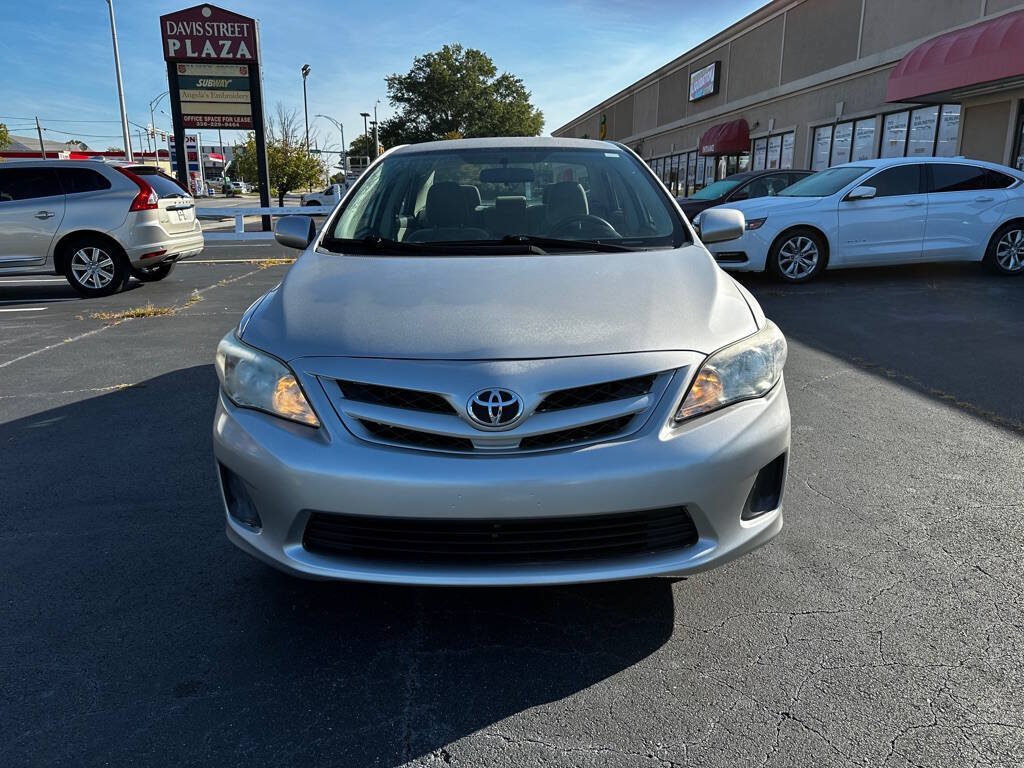 Used 2012 Toyota Corolla L FWD image 2