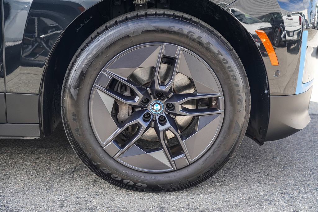 Used 2024 BMW iX xDrive50 image 10