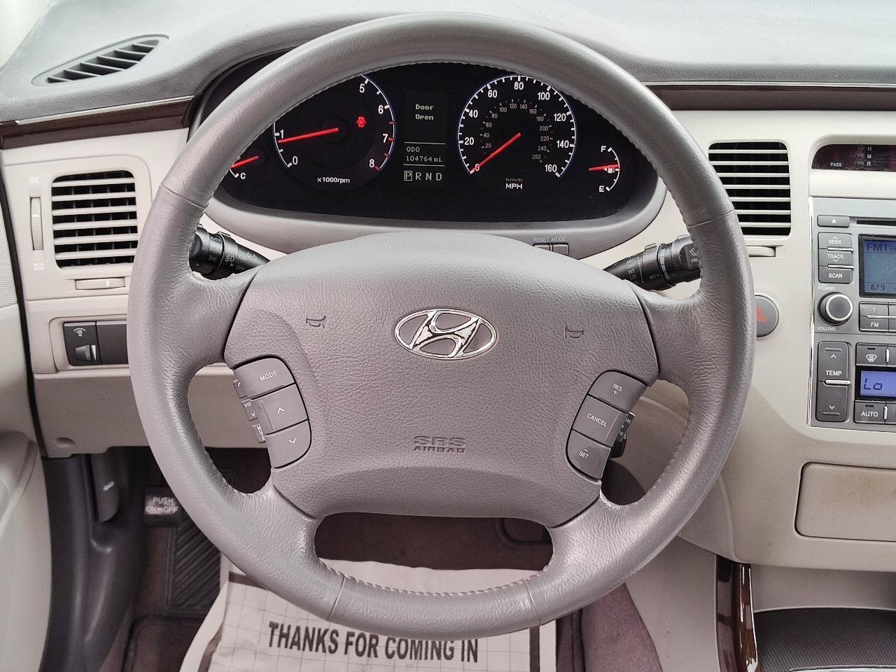 Used 2009 Hyundai Azera GLS w/ Premium Pkg 2 FWD image 16
