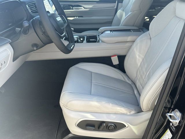 New 2026 Jeep Grand Wagoneer 2WD image 9