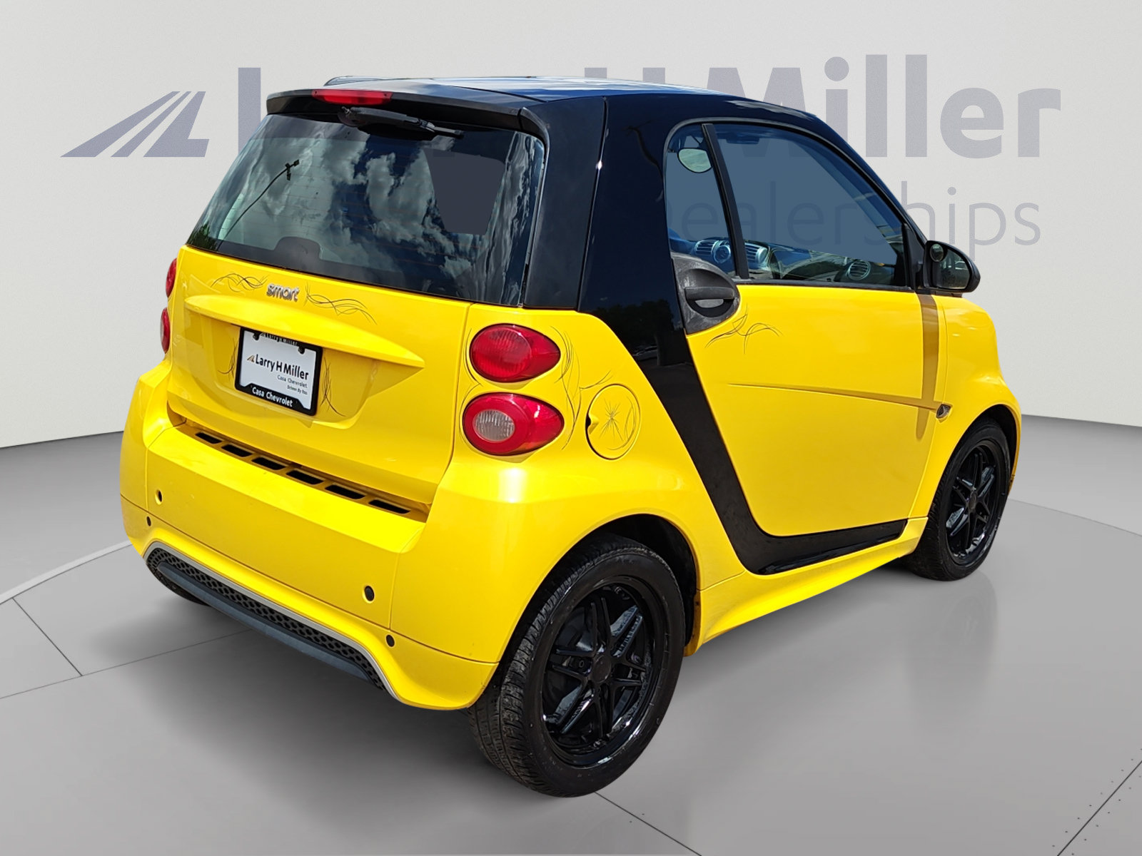 Used 2013 smart fortwo passion RWD image 5