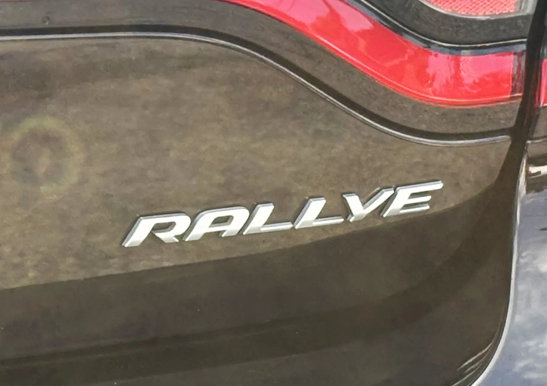 Used 2015 Dodge Charger SXT RWD image 35
