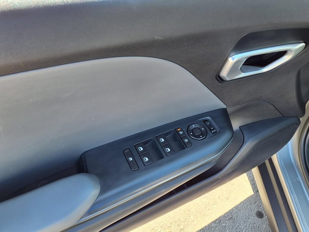 Used 2025 Kia K4 FWD image 13
