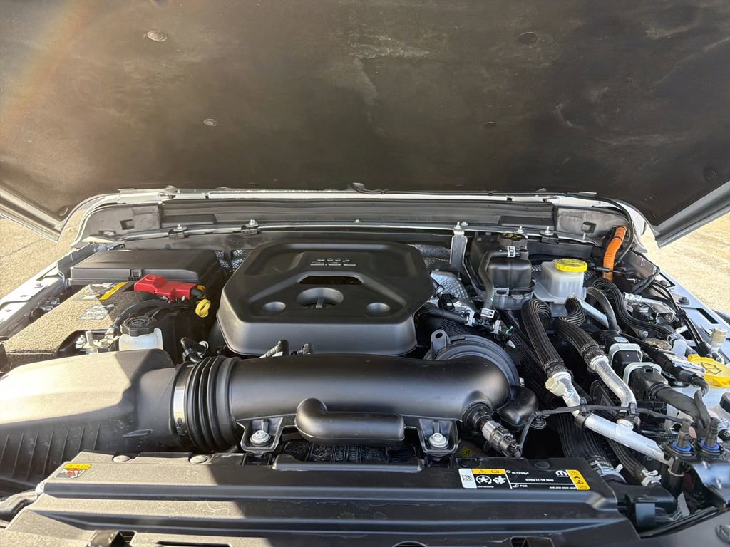 Used 2024 Jeep Wrangler Unlimited AWD/4WD image 34