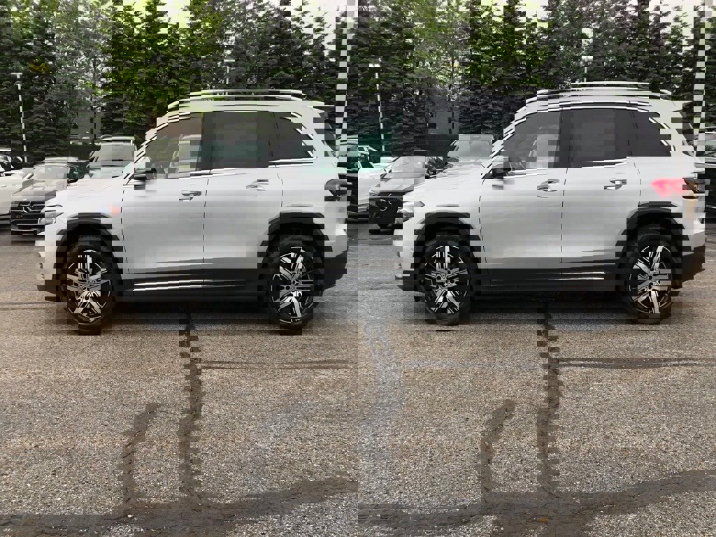New 2023 Mercedes-Benz EQB 300 4MATIC image 7