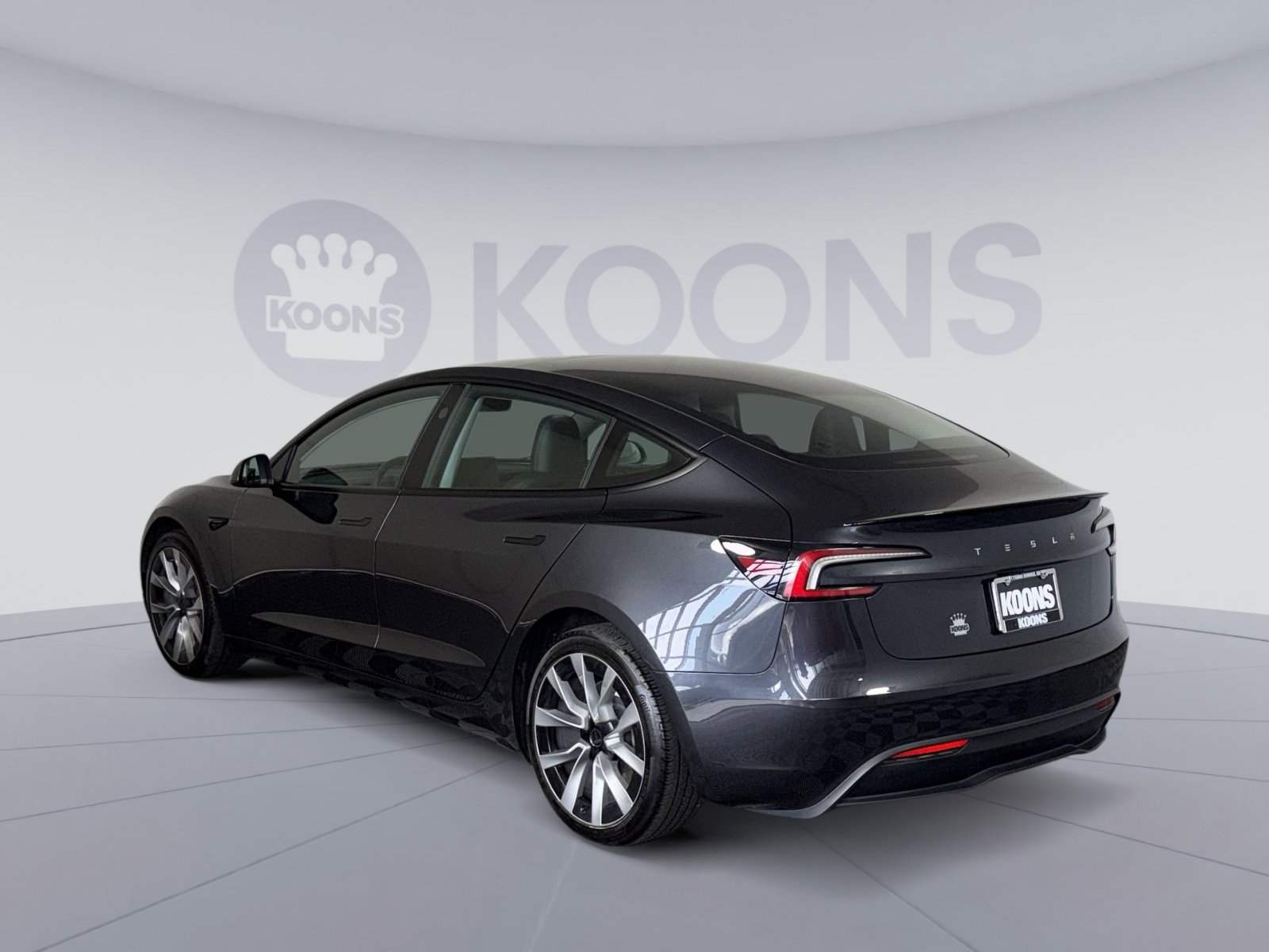 Used 2024 Tesla Model 3 Standard Range image 4