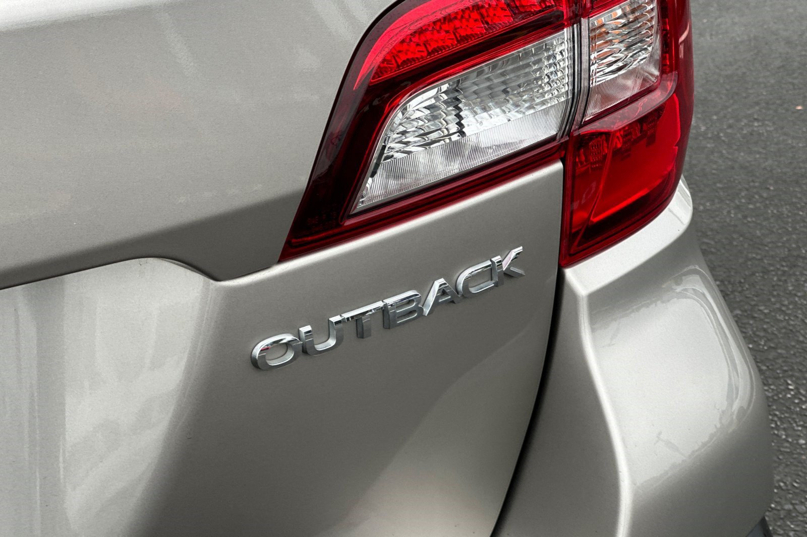 Used 2019 Subaru Outback 2.5i Premium w/ Popular Package #2 AWD/4WD image 29