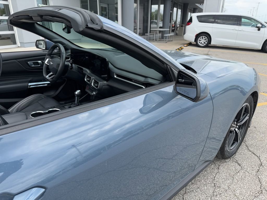Used 2025 Ford Mustang Premium RWD image 37