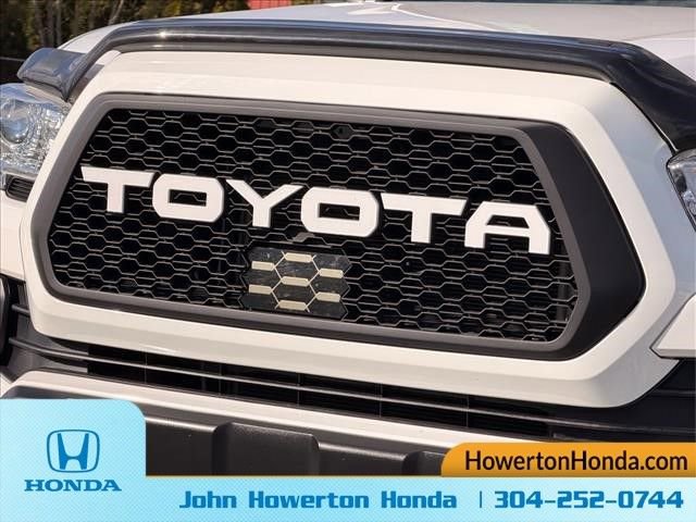 Used 2022 Toyota Tacoma SR image 9
