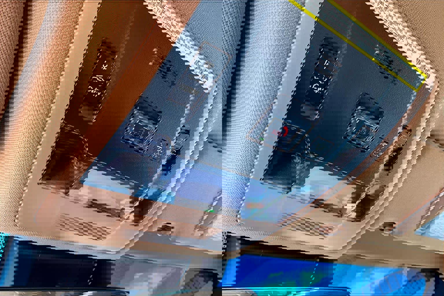 Certified 2025 Lexus ES 300h w/ Premium Package image 33