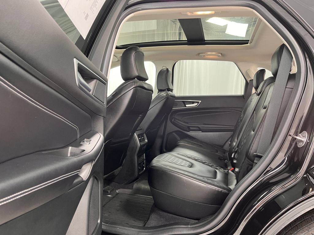 Used 2024 Ford Edge Titanium w/ Equipment Group 301A AWD/4WD image 31