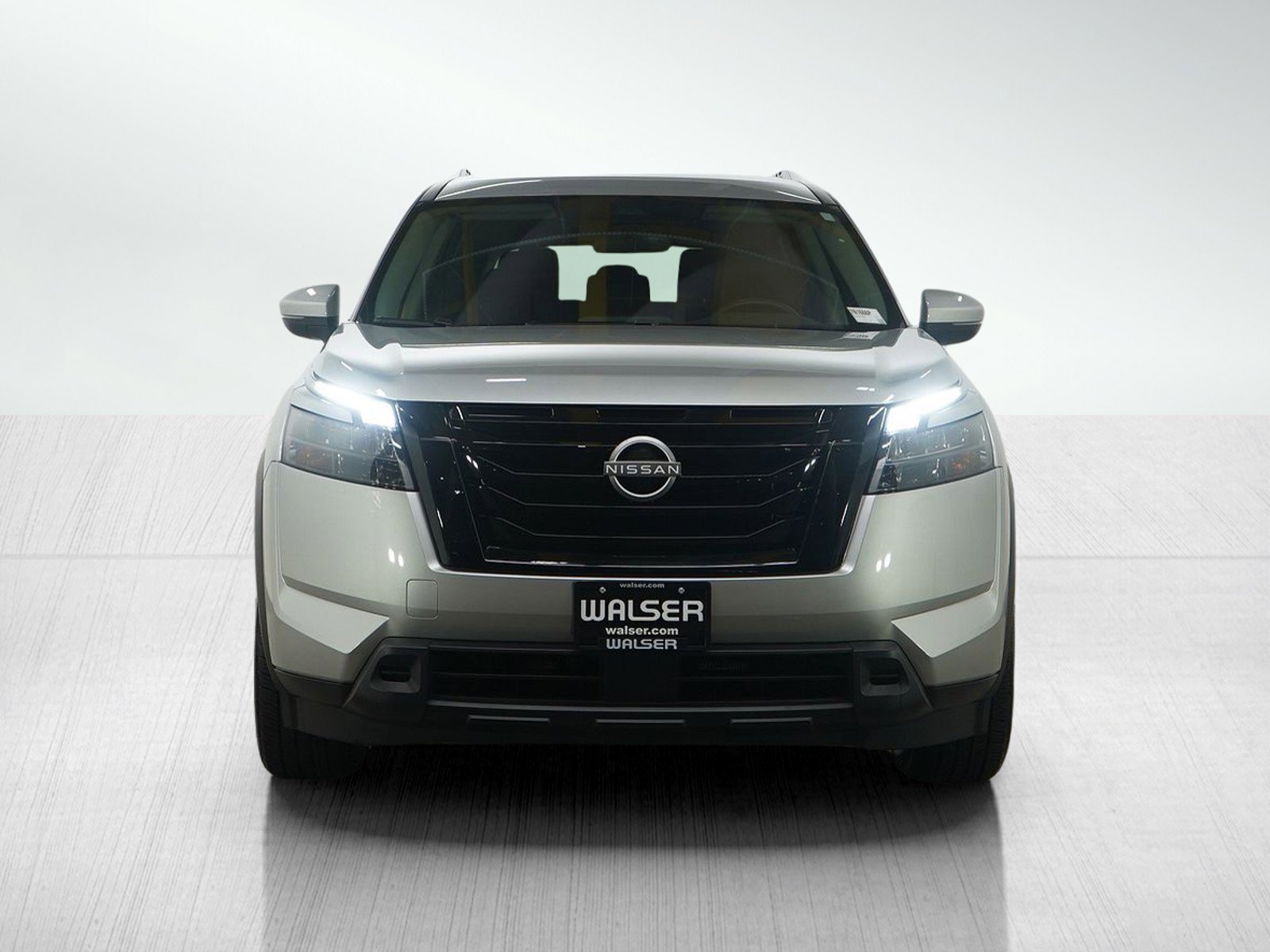 Used 2024 Nissan Pathfinder SV image 8