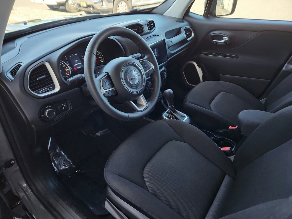 Used 2020 Jeep Renegade Sport w/ Sport Appearance Group AWD/4WD image 17