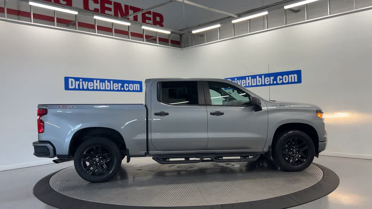 Used 2023 Chevrolet Silverado 1500 Custom AWD/4WD image 2