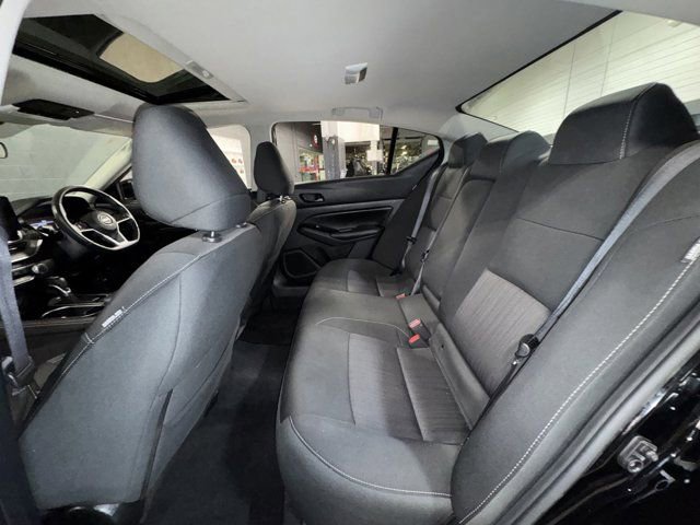 Used 2023 Nissan Altima 2.5 SV w/ SV Premium Package image 7